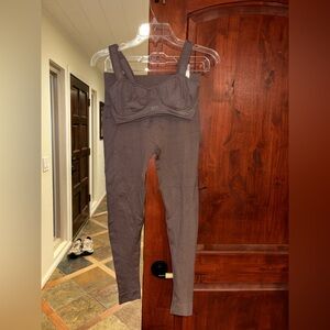 SET Active leggings + sports bra